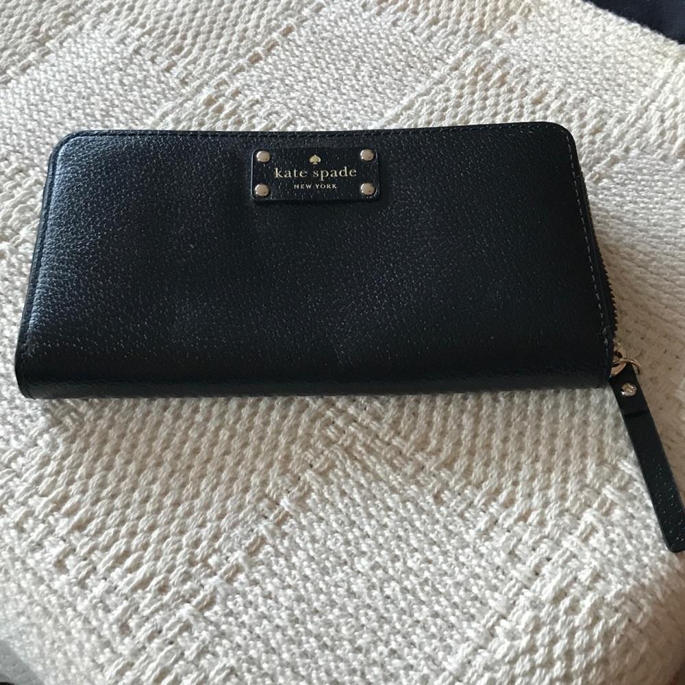 Kate Spade black wallet NWT ♠️✨